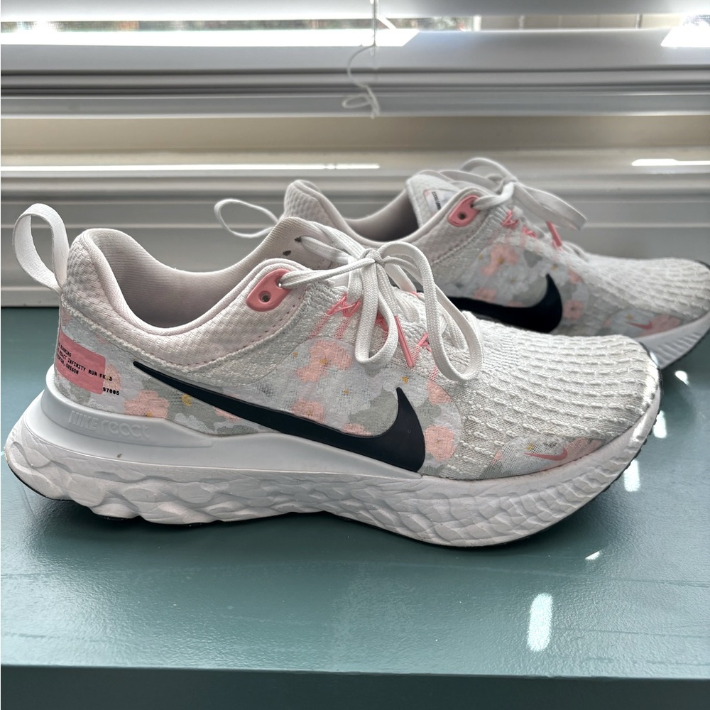 Nike react infinity fly knit running shoes